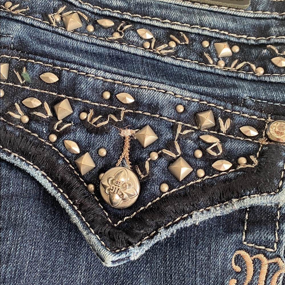 Miss Me Mid Rise Slim Boot Cut Embellished Jeans size 31 - Picture 2 of 12